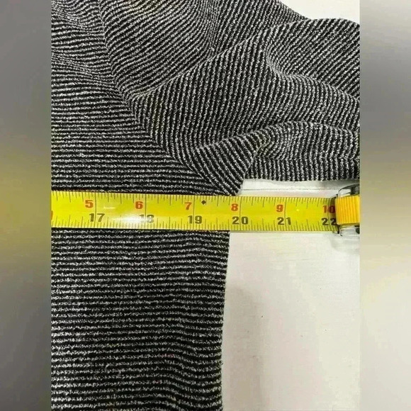 Yushi women’s pullover sweater grey and black cowl neck size small - Picture 10 of 12